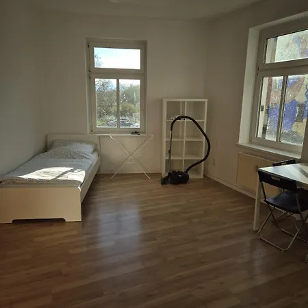 Living 21, Monteur- Und Ferienwohnung, 5 Personen, Zur Langfristigen Anmietung * Halle (Saale)